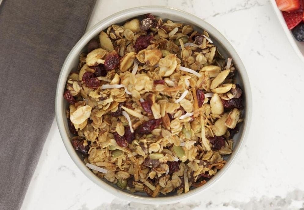 DeliciouslyHealthy Granola_PW4A0034.jpg